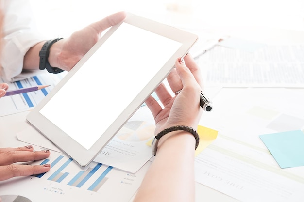 Чати з фінансовими діаграмами